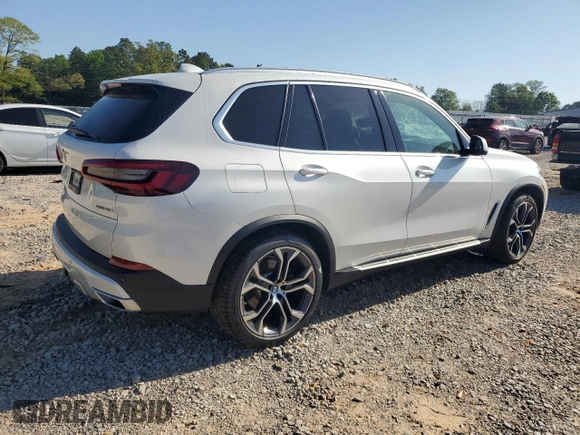 2021 BMW X5 sDrive40i with VIN 5UXCR4C05M9H39972, listed as a Copart auction lot 50839725 with 63,970 mi miles and Salvage Title. Bid and sale history available at carsss.com. Image 3.