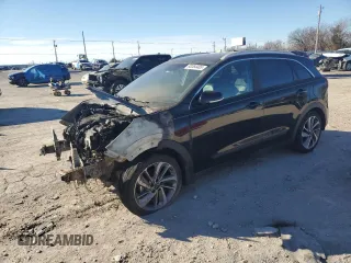 2017 Kia Niro Touring with VIN KNDCE3LC3H5055143, listed as a Copart auction lot 88364405 with 0 mi miles and Salvage Title. Bid and sale history available at carsss.com. Image 1.