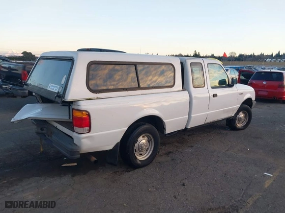 1998 Ford Ranger XL with VIN 1FTYR14C1WPB19694, listed as a IAAI auction lot 41033116 with 200,396 mi miles. Bid and sale history available at carsss.com. Image 4.
