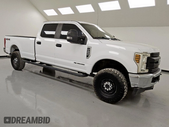 2019 Ford F-250 XL with VIN 1FT7W2BT8KEC70552, listed as a Copart auction lot 62522215 with 137,095 mi miles and Clean title. Bid and sale history available at DreamBid. Image 4.