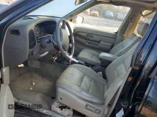 1998 Infiniti QX4 with VIN JNRAR05YXWW025938, listed as a Copart auction lot 49781395 with 111,967 mi miles and Salvage Title. Bid and sale history available at DreamBid. Image 7.