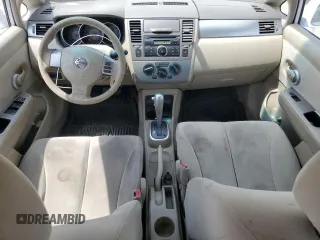 2008 Nissan Versa S z VIN 3N1BC13E18L371733, wystawiony jako Copart lot #57128955 z przebiegiem 166 182 mil mil oraz Szkoda całkowita • Salvage title. Historia ofert i sprzedaży dostępna na DreamBid. Obrazek 8.