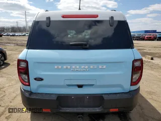 2023 Ford Bronco Sport Heritage z VIN 3FMCR9G60PRE03466, wystawiony jako Copart lot #52785525 z przebiegiem 26 174 mil mil oraz Czysty tytuł • Clean title. Historia ofert i sprzedaży dostępna na DreamBid. Obrazek 6.