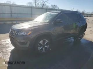 2018 Jeep Compass Latitude with VIN 3C4NJDBB1JT112884, listed as a Copart auction lot 46283915 with 73,198 mi miles and Salvage Title. Bid and sale history available at carsss.com. Image 1.