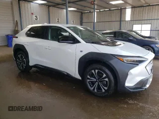 2023 Toyota bZ4X XLE z VIN JTMABABA9PA028605, wystawiony jako Copart lot #64114784 z przebiegiem 4 320 mil mil oraz Czysty tytuł • Clean title. Historia ofert i sprzedaży dostępna na DreamBid. Obrazek 4.