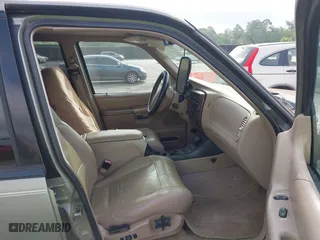 2000 Mercury Mountaineer with VIN 4M2ZU86P8YUJ07066, listed as a IAAI auction lot 42114617 with 233,146 mi miles. Bid and sale history available at carsss.com. Image 5.