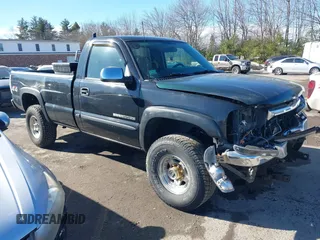 2004 GMC Sierra 2500HD Classic Work Truck with VIN 1GTHK24U34E156094, listed as a IAAI auction lot 41748967 with 152,869 mi miles. Bid and sale history available at carsss.com. Image 1.