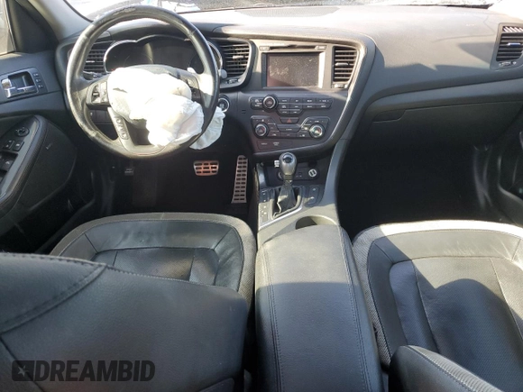 2011 Kia Optima SX z VIN KNAGR4A65B5161039, wystawiony jako Copart lot #57889545 z przebiegiem Nie podano mil oraz Szkoda całkowita • Salvage title. Historia ofert i sprzedaży dostępna na DreamBid. Obrazek 8.