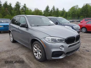 2014 BMW X5 xDrive50i z VIN 5UXKR6C54E0C02423, wystawiony jako IAAI lot #42278044 z przebiegiem 122 370 mil mil oraz . Historia ofert i sprzedaży dostępna na DreamBid. Obrazek 1.