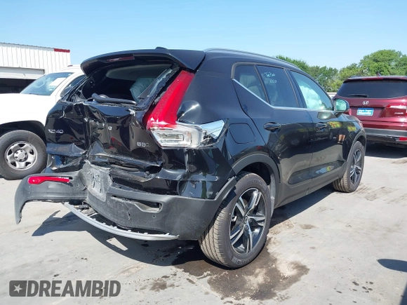 2025 Volvo XC40 Core Bright Theme with VIN YV4L12UJ1S2557593, listed as a IAAI auction lot 42013569 with 1,779 mi miles and . Bid and sale history available at DreamBid. Image 4.