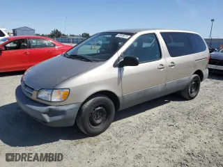 2000 Toyota Sienna CE with VIN 4T3ZF19C1YU305698, listed as a Copart auction lot 52049075 with 230,983 mi miles and Clean Title. Bid and sale history available at carsss.com. Image 1.