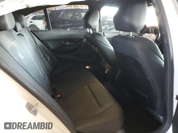 2015 BMW 3 Series 320i z VIN WBA3B1C59F5A05827, wystawiony jako Copart lot #50589825 z przebiegiem 91 555 mil mil oraz Szkoda całkowita • Salvage title. Historia ofert i sprzedaży dostępna na DreamBid. Obrazek 11.