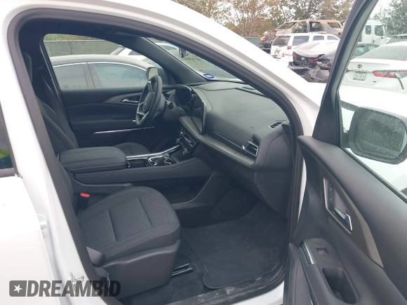 2024 Chevrolet Traverse FWD LT with VIN 1GNERGKS4RJ200591, listed as a IAAI auction lot 40743893 with 1,324 mi miles and . Bid and sale history available at DreamBid. Image 5.