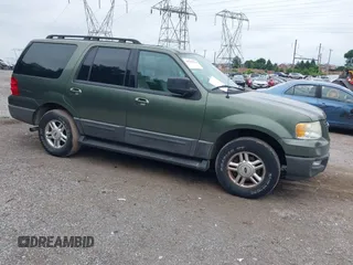 2005 Ford Expedition Special Service z VIN 1FMPU16575LB01825, wystawiony jako IAAI lot #42335134 z przebiegiem 130 788 mil mil oraz . Historia ofert i sprzedaży dostępna na DreamBid. Obrazek 1.