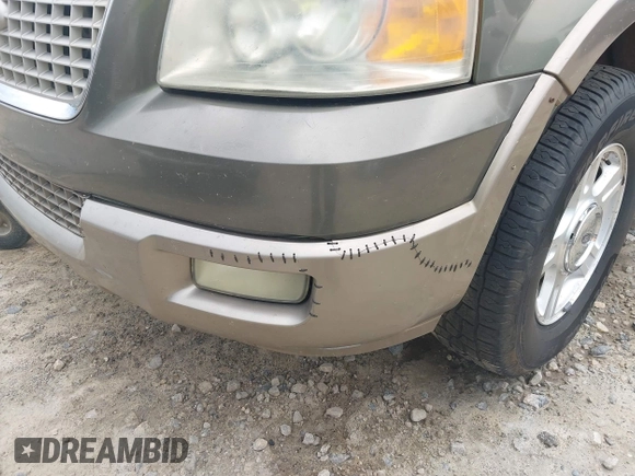 2004 Ford Expedition Eddie Bauer with VIN 1FMPU17LX4LA37632, listed as a IAAI auction lot 42660290 with 288,522 mi miles and . Bid and sale history available at DreamBid. Image 6.