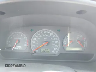 2000 Volvo V40 z VIN YV1VW2551YF537693, wystawiony jako IAAI lot #42148590 z przebiegiem 162 726 mil mil oraz . Historia ofert i sprzedaży dostępna na DreamBid. Obrazek 7.