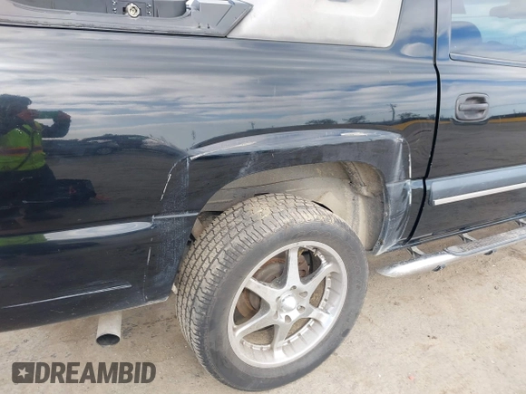 2004 Chevrolet Avalanche Z71 with VIN 3GNEK12TX4G189598, listed as a IAAI auction lot 41998670 with 368,875 mi miles and . Bid and sale history available at DreamBid. Image 16.