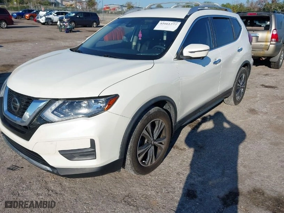 2019 Nissan Rogue SV with VIN JN8AT2MTXKW250958, listed as a IAAI auction lot 41661277 with 68,851 mi miles. Bid and sale history available at carsss.com. Image 2.