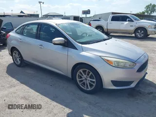 2015 Ford Focus SE с VIN 1FADP3F26FL261881, выставлен на аукционе IAAI как лот 42303042 с пробегом 135 476 миль миль и . История ставок и продаж доступна на DreamBid. Изображение 1.