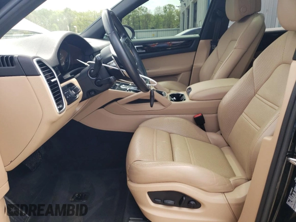 2022 Porsche Cayenne z VIN WP1AA2AY0NDA04856, wystawiony jako Copart lot #55302755 z przebiegiem 43 310 mil mil oraz Szkoda całkowita • Salvage title. Historia ofert i sprzedaży dostępna na DreamBid. Obrazek 7.