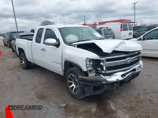 2009 Chevrolet Silverado 1500 LT with VIN 1GCEC29029Z267287, listed as a IAAI auction lot 41922651 with 235,636 mi miles. Bid and sale history available at carsss.com. Image 1.