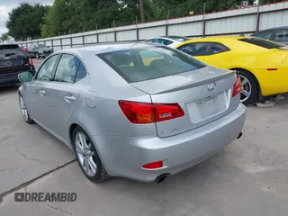 2006 Lexus IS 350 z VIN JTHBE262165008682, wystawiony jako IAAI lot #42683004 z przebiegiem 110 460 mil mil oraz . Historia ofert i sprzedaży dostępna na DreamBid. Obrazek 3.