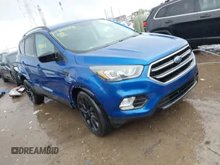 2018 Ford Escape SE z VIN 1FMCU9GD3JUB39480, wystawiony jako IAAI lot #41180528 z przebiegiem 65 943 mil mil oraz . Historia ofert i sprzedaży dostępna na DreamBid. Obrazek 1.