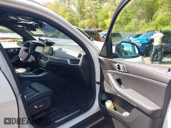 2019 BMW X5 xDrive40i with VIN 5UXCR6C56KLL09971, listed as a IAAI auction lot 42193031 with 94,463 mi miles and . Bid and sale history available at DreamBid. Image 5.