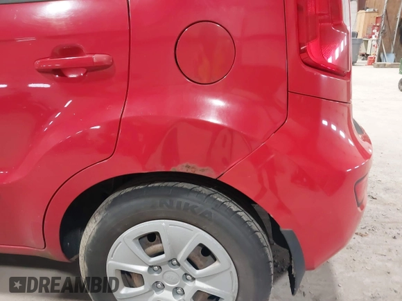 2013 Kia Soul with VIN KNDJT2A57D7606670, listed as a IAAI auction lot 42058355 with 178,057 mi miles. Bid and sale history available at carsss.com. Image 6.