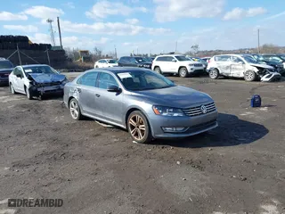 2013 Volkswagen Passat SEL Premium with VIN 1VWCM7A32DC063184, listed as a IAAI auction lot 41505096 with 121,482 mi miles. Bid and sale history available at carsss.com. Image 1.