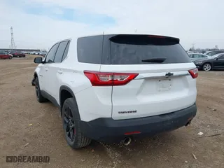 2018 Chevrolet Traverse LS with VIN 1GNERFKW0JJ222542, listed as a IAAI auction lot 41811876 with 104,512 mi miles. Bid and sale history available at carsss.com. Image 3.