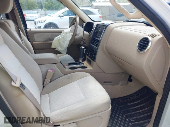 2010 Ford Explorer XLT z VIN 1FMEU6DE2AUA05113, wystawiony jako IAAI lot #42649518 z przebiegiem 114 391 mil mil oraz . Historia ofert i sprzedaży dostępna na DreamBid. Obrazek 5.