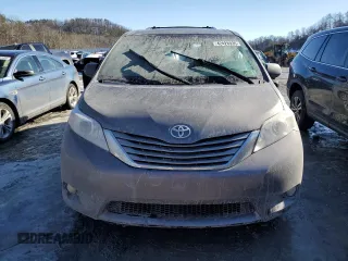 2017 Toyota Sienna with VIN 5TDDZ3DC1HS179848, listed as a Copart auction lot 42428935 with 90,137 mi miles and Salvage Title. Bid and sale history available at DreamBid. Image 5.