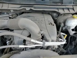 2019 Ram 1500 Tradesman z VIN 3C6JR6DT6KG560659, wystawiony jako Copart lot #70148565 z przebiegiem 84 666 mil mil oraz Szkoda całkowita • Salvage title. Historia ofert i sprzedaży dostępna na DreamBid. Obrazek 14.