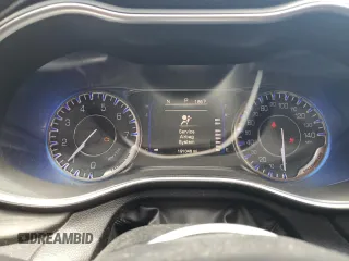 2015 Chrysler 200 Limited z VIN 1C3CCCAB4FN628715, wystawiony jako Copart lot #60453365 z przebiegiem 191 046 mil mil oraz Szkoda całkowita • Salvage title. Historia ofert i sprzedaży dostępna na DreamBid. Obrazek 9.