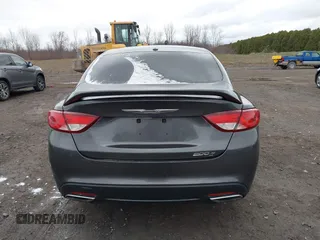 2015 Chrysler 200 S with VIN 1C3CCCBG9FN516065, listed as a IAAI auction lot 41921668 with 162,801 mi miles. Bid and sale history available at carsss.com. Image 17.