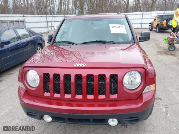 2014 Jeep Patriot Latitude with VIN 1C4NJRFB6ED540761, listed as a IAAI auction lot 41902225 with 216,442 mi miles. Bid and sale history available at carsss.com. Image 6.