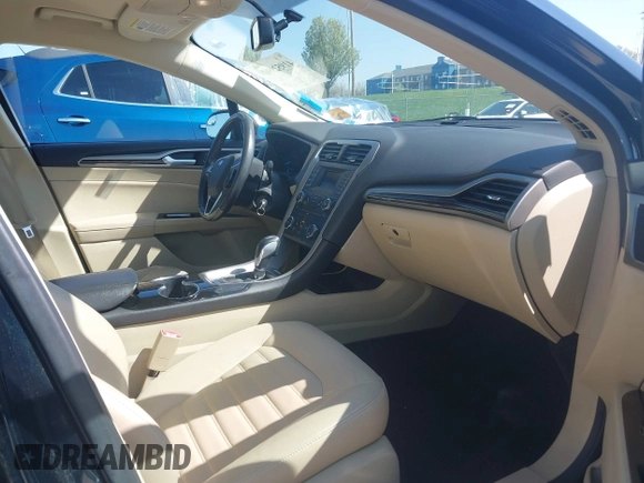 2014 Ford Fusion SE with VIN 3FA6P0HD4ER291323, listed as a IAAI auction lot 41952990 with 148,583 mi miles. Bid and sale history available at carsss.com. Image 5.