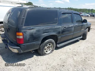 2002 GMC Yukon XL SLT with VIN 1GKEC16Z02J291268, listed as a IAAI auction lot 41973593 with 317,930 mi miles. Bid and sale history available at carsss.com. Image 4.