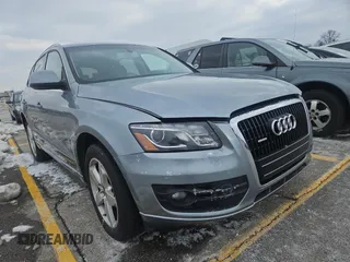 2009 Audi Q5 Premium Plus z VIN WA1KK78R09A027408, wystawiony jako Copart lot #46673785 z przebiegiem 160 487 mil mil oraz Czysty tytuł • Clean title. Historia ofert i sprzedaży dostępna na DreamBid. Obrazek 1.