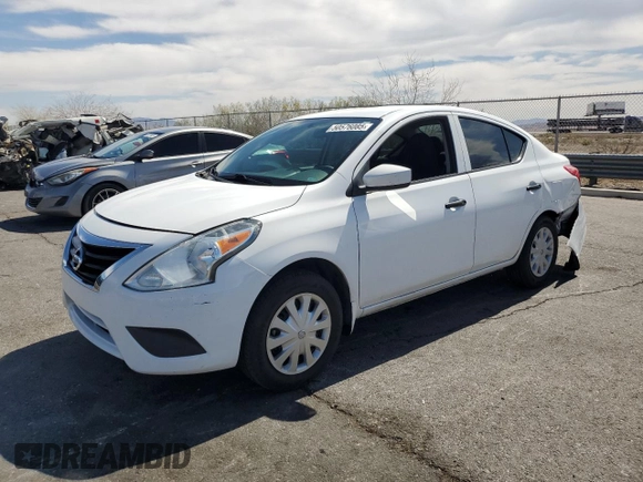 2016 Nissan Versa S z VIN 3N1CN7AP4GL884530, wystawiony jako Copart lot #50576085 z przebiegiem 79 627 mil mil oraz Szkoda całkowita • Salvage title. Historia ofert i sprzedaży dostępna na DreamBid. Obrazek 1.