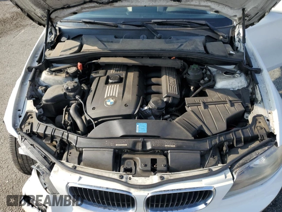 2008 BMW 1 Series 128i with VIN WBAUN13518VH79634, listed as a Copart auction lot 43091755 with 100,180 mi miles and Salvage Title. Bid and sale history available at DreamBid. Image 13.