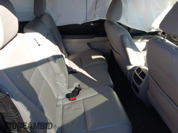 2017 Honda Pilot Touring with VIN 5FNYF5H92HB038893, listed as a IAAI auction lot 41639555 with 100,354 mi miles. Bid and sale history available at carsss.com. Image 8.