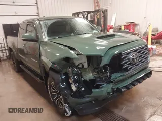 2022 Toyota Tacoma SR z VIN 3TYSZ5AN0NT094346, wystawiony jako IAAI lot #41715982 z przebiegiem 58 463 mil mil oraz . Historia ofert i sprzedaży dostępna na DreamBid. Obrazek 1.