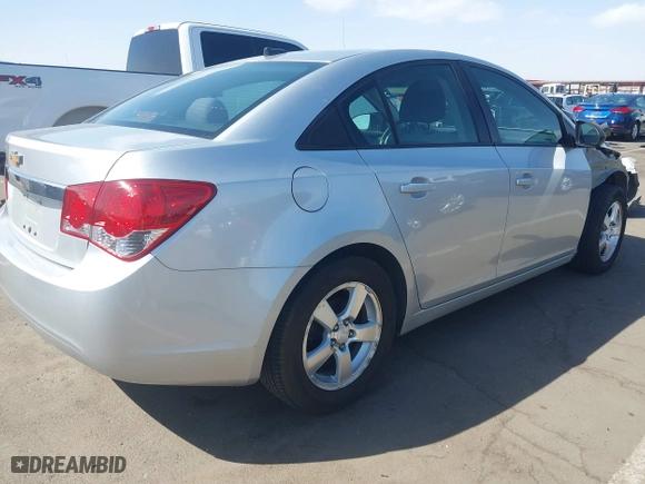 2014 Chevrolet Cruze LS with VIN 1G1PA5SH5E7174424, listed as a IAAI auction lot 41696133 with 126,802 mi miles. Bid and sale history available at carsss.com. Image 4.