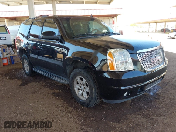 2008 GMC Yukon SLT w/4SB with VIN 1GKFK13068J200767, listed as a IAAI auction lot 42005014 with 297,242 mi miles. Bid and sale history available at carsss.com. Image 1.