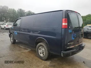 2013 Chevrolet Express Cargo z VIN 1GCWGFCA3D1125104, wystawiony jako Copart lot #56348725 z przebiegiem Nie podano mil oraz Szkody całkowita. Historia ofert i sprzedaży dostępna na DreamBid. Obrazek 2.