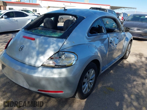 2013 Volkswagen Beetle Entry с VIN 3VWFP7AT6DM669039, выставлен на аукционе IAAI как лот 42057732 с пробегом 58 552 миль миль и . История ставок и продаж доступна на DreamBid. Изображение 4.