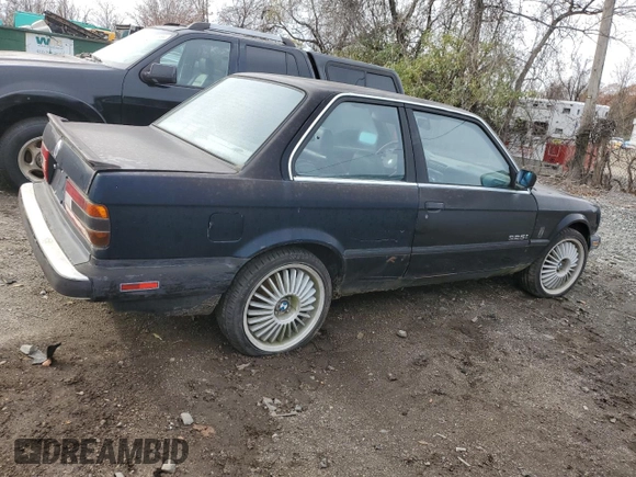 1988 BMW 3 Series z VIN WBAAB6400J8228236, wystawiony jako Copart lot #82770724 z przebiegiem 194 712 mil mil oraz Czysty tytuł • Clean title. Historia ofert i sprzedaży dostępna na DreamBid. Obrazek 3.
