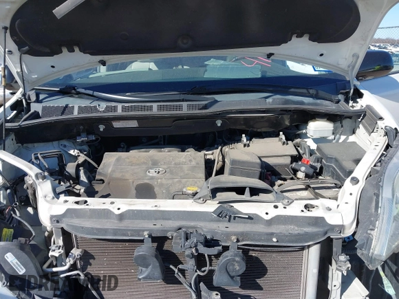 2011 Toyota Sienna XLE AAS with VIN 5TDYK3DCXBS126143, listed as a IAAI auction lot 41663238 with 154,238 mi miles. Bid and sale history available at carsss.com. Image 10.